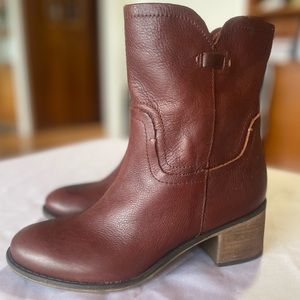 Franco sarto brown ankle boots NEW! Size 7